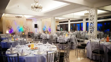 Islands Hotel Отели в г. Роксас Сити