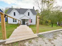 Cute, Renovated Historic Home on River, Walk to Downtown