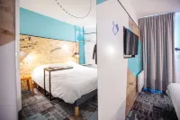 The Originals Access, Hôtel Clermont-Ferrand Nord Hotel di Volvic