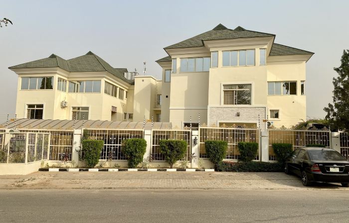 Glovis Luxury Apartment