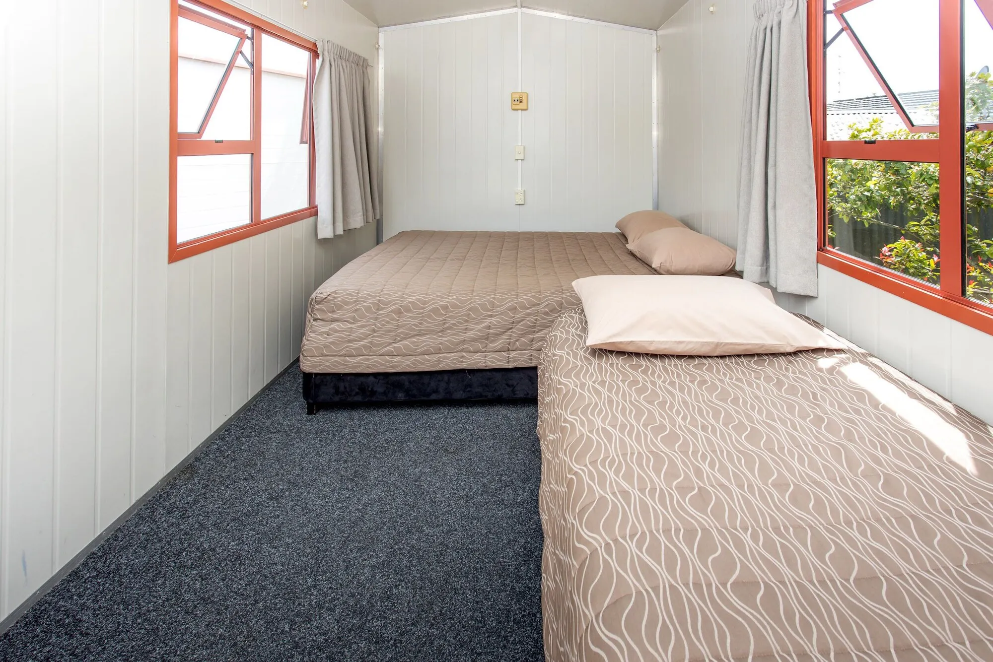 Nelson City Top 10 Holiday Park Rooms Photos