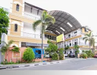 Kenari Asri Hotel Hotels in Dawe