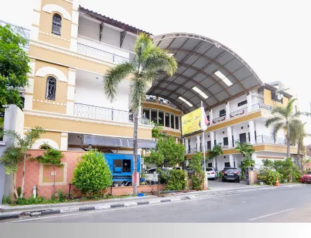 Kenari Asri Hotel