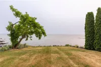 Lakefront Family Getaway Hotels in Constantia