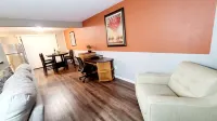 2 Levels 2 Bedrooms with Office Spaces