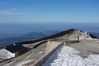 comfortable cottages in character farmhouse located in Drôme Provençal Hotels in Grillon