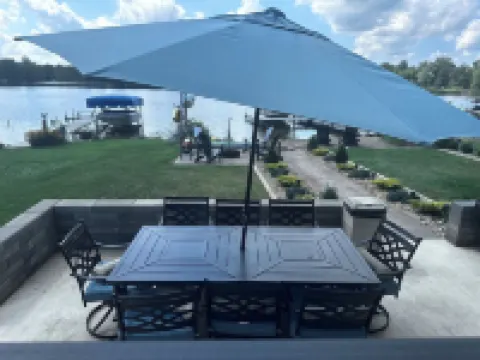 Beautiful Lake House with Private Sandy Beach, Hot Tub, Kayaks, 5 Beds, 5 Bath