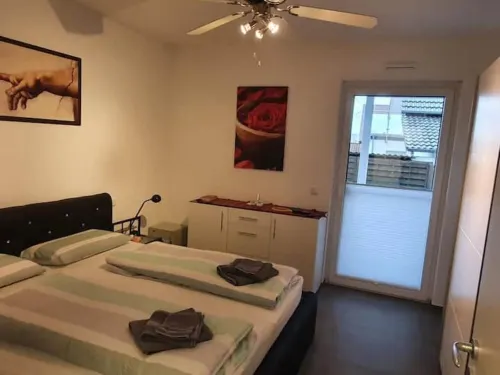 Großzügige Wohnung mit Terrasse Hotels in Brechen