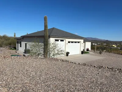 Private Casita w desert landscape and great views. Hotels near Catch-and-Release Fishing Lake