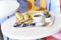 Kyriad ECO - Suresnes - La Défense - breakfast
