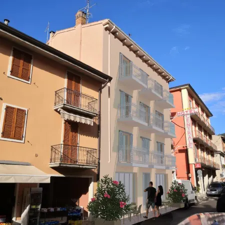 Hotel Centrale Hotels in Garda Town