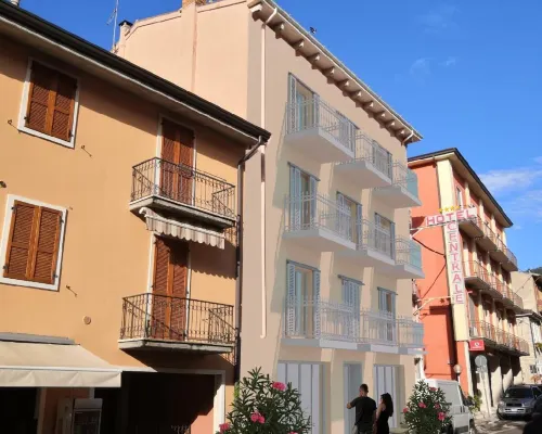 Hotel Centrale Hotels in Garda Town