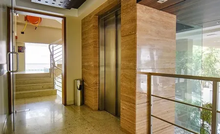 JM Four Hotel Отели рядом с достопримечательностью «Pataleshwar Cave Temple»