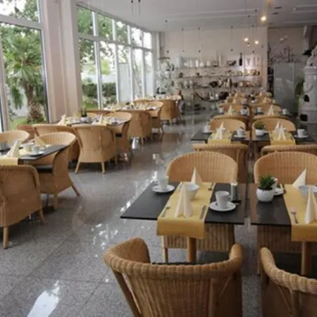 Lindemann Hotel