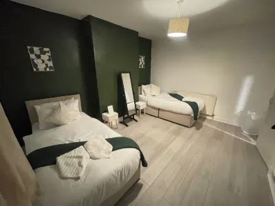 Cosy Contractor Stay-Sleeps 4