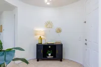 Private Pool and Spa in Serene Desert Community - Stylish Oasis