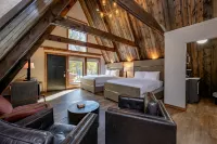 Vaulted Ceilings and Electric Fireplace - Spacious Inviting Retreat Hotels in Garrett County