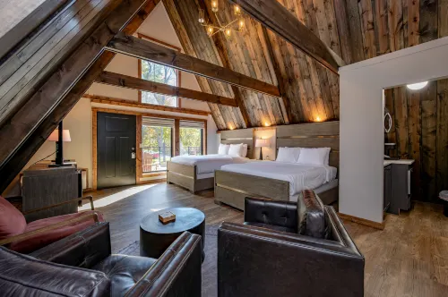 Vaulted Ceilings and Electric Fireplace - Spacious Inviting Retreat Hotels in Garrett County