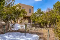 Spacious home & guest house with large patio, incredible views, & wood fireplace