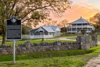 Charming Historic Getaway with Scenic Trails and Fire Pit - Cozy Retreat Hotels in Boerne
