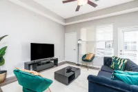 Tranquil Retreat - Charming Haven, Serene Neighborhood Hotels in Perry Township