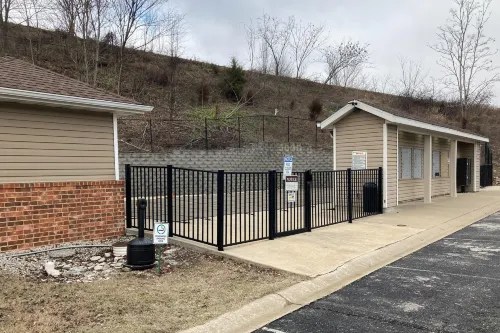 Quiet condo with pool, washer/dryer, kitchen, patio, board games, & Pack-N-Play