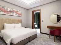 Ramada Hotel & Suites by Wyndham Erbil 32 Park Hotels in Erbil