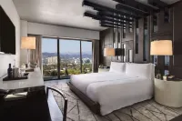 Sixty Beverly Hills Hotels in Beverly Hills