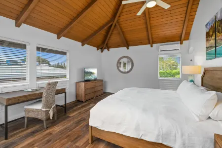 Panoramic Mountain Views and Lush Amenities - Inviting Luxury Retreat