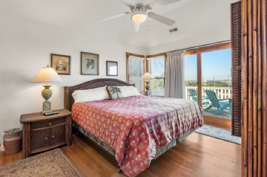 Ocean Views and Hot Tub - Beautiful Golf Course Haven