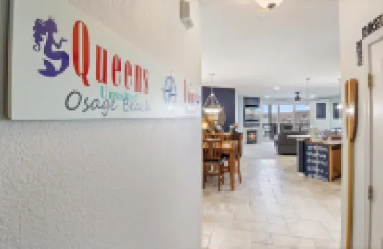 Spectacular Lake Views and Spacious Interiors - Charming Nautical Retreat