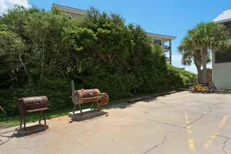 Beach Front Access and Coastal Chic Decor - Stunning Retreat