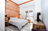 Luxurious Amenities and Ski Valet Service - Stunning Alpine Retreat Hotels in Jeffersonville