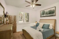 Outdoor Entertainment, Hot Tub, Modern, Quiet Hotels in Kachina Village