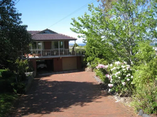 " Mimosa Excellent, private accommodation with breakfast provisions provided.