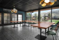 Holiday Inn Steamboat Springs Các khách sạn ở Steamboat Springs