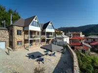Dandy Villas Karpenisi Complex - Lux Chalets - Inflatable Pool-Hot Tub Hotels in Karpenisi