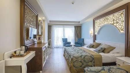 J'Adore Deluxe Hotel & Spa