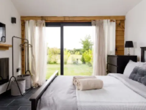 Rural Lodge Retreat with Hot Tub Hotels in Chichester