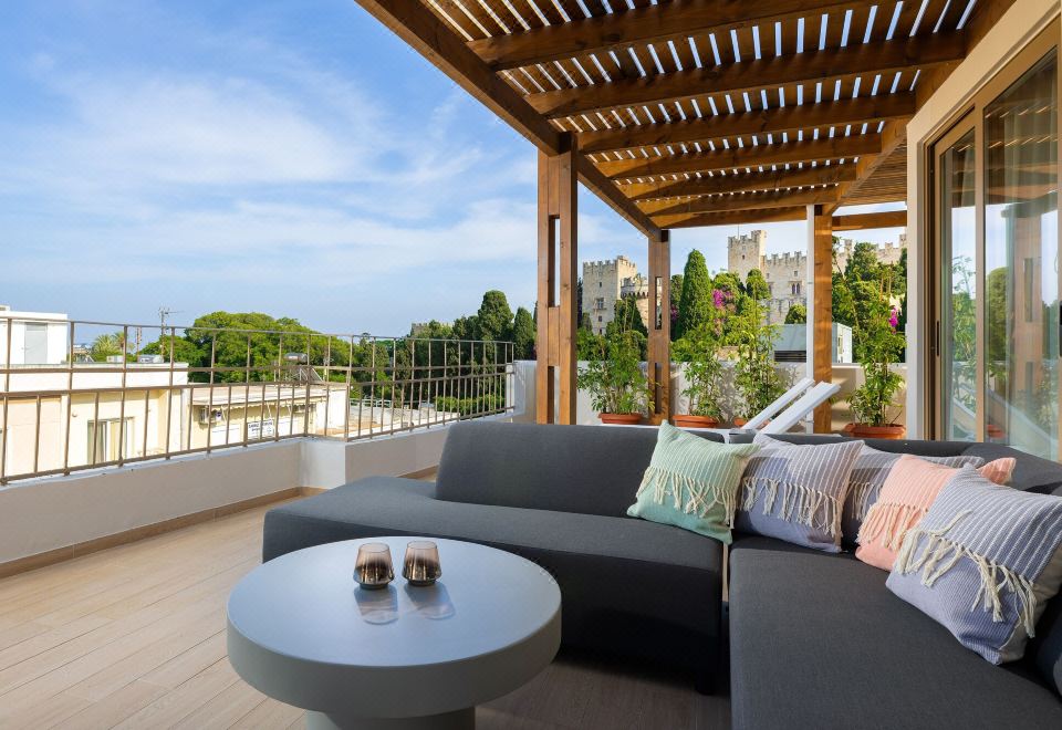 3. 12번째 시티 ..