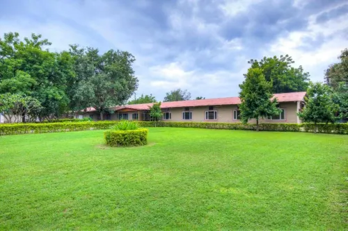 Narmada Hills Resort Hotels in Omkareshwar