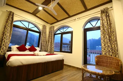 VEDAS TAPOVAN Hotels near Laxman Jhula