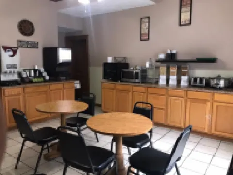 Spinning Wheel Inn Hotels in Branson