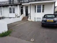 2 Bed Apt - Sea Views Seafront Location & Parking