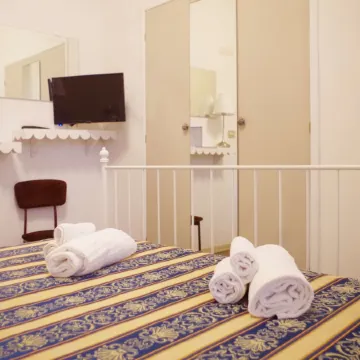 Hotel Vergilius Отели рядом с достопримечательностью «Mojito Beach Riccione»