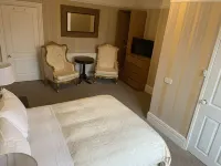 Entire Seaside Home, Sleeps 8, All en-Suite Rooms Hotels in Wallasey