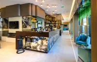 โรงแรมมารินุสท์ บีช - ที่มีบาร์