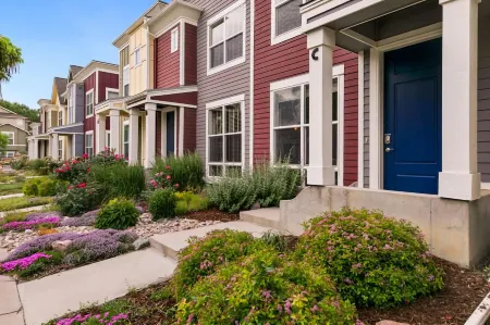 Hip Old Town North Gem! Near Breweries and River!