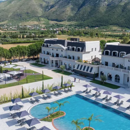 Acros Resort