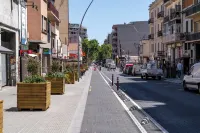 Limehome Barcelona Plaça Pirineus Hôtels à : L'Hospitalet de Llobregat